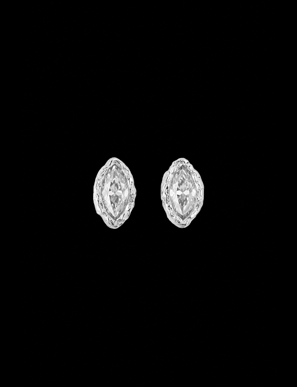 Brinco Bezel Marquise